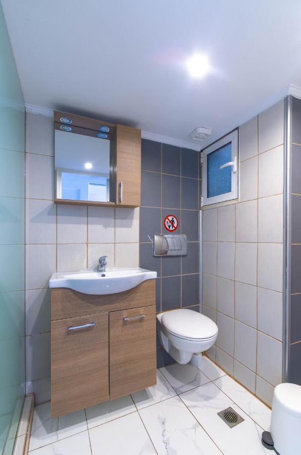 New Renovated 1B Apartment Close To Historic Center Atena Exterior foto