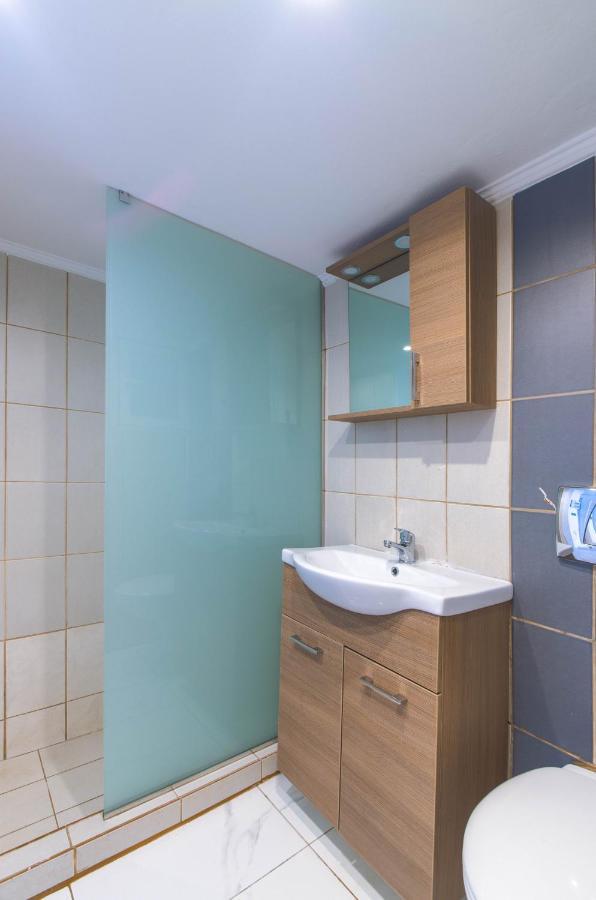 New Renovated 1B Apartment Close To Historic Center Atena Exterior foto